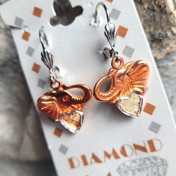 New! 🐘 Coppery Elephant Head Dangle Earrings 🐘 - Picture 2 of 3